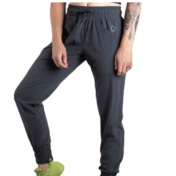 So iLL women’s climbing Joggers, size M - Picture 1 of 7